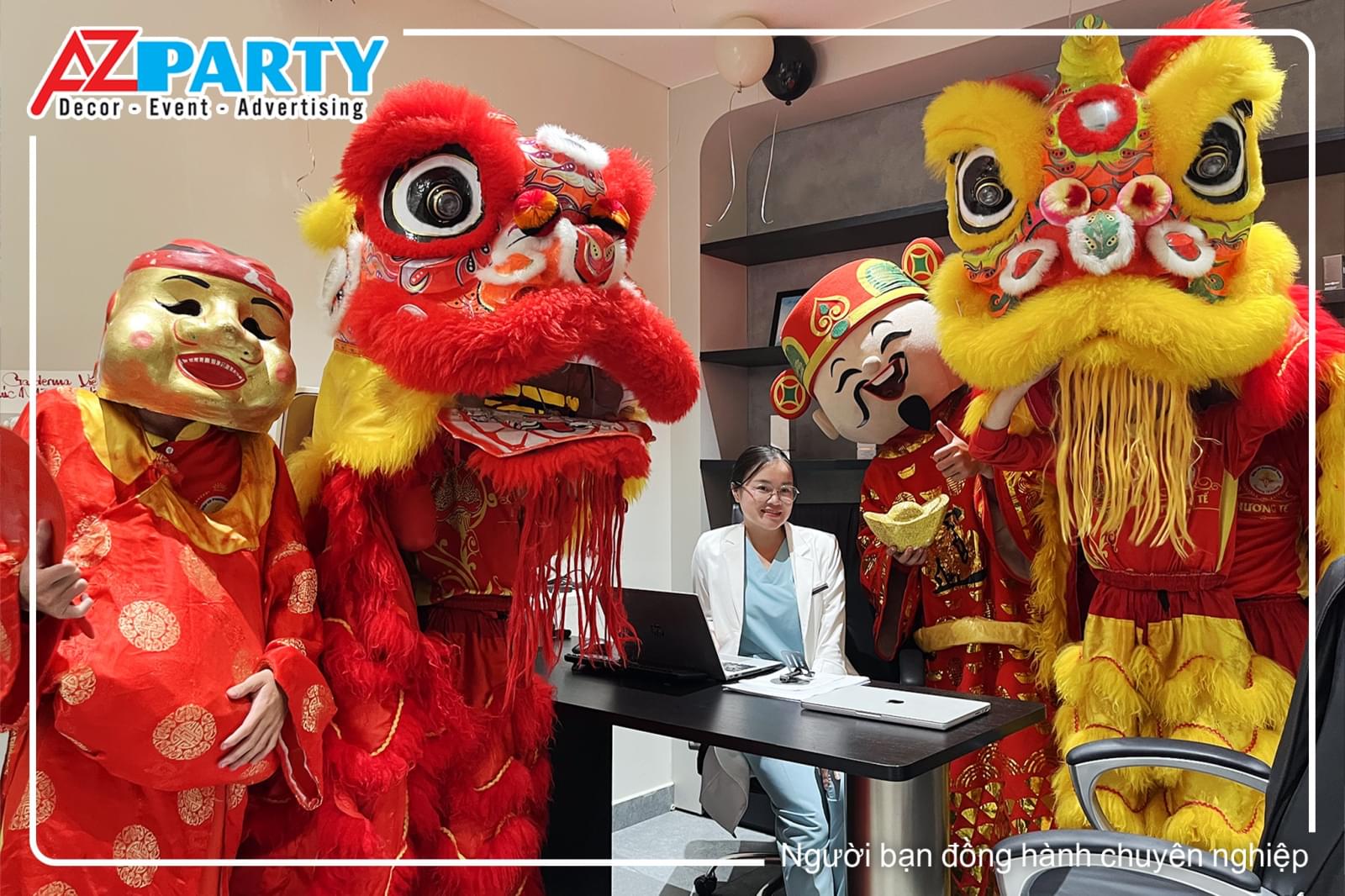 đội múa lân xông đất