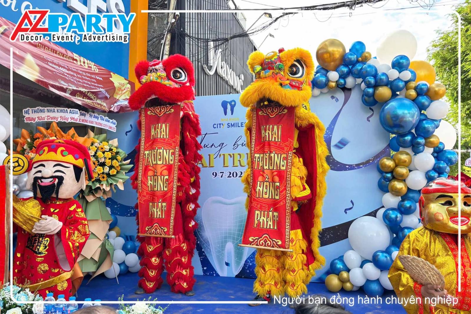 Múa lân sư rồng khai trương 