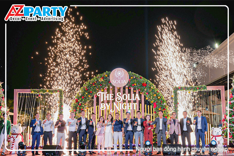 Khoảnh khắc bắn pháo bông ấn tượng trong đêm hội giáng sinh The Solia 