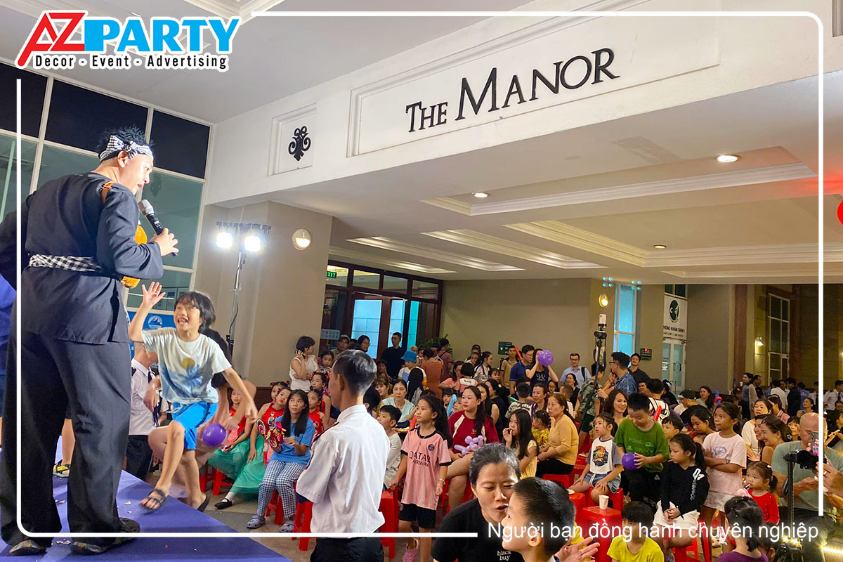 Chú Cuội MC giao lưu cùng các em nhỏ