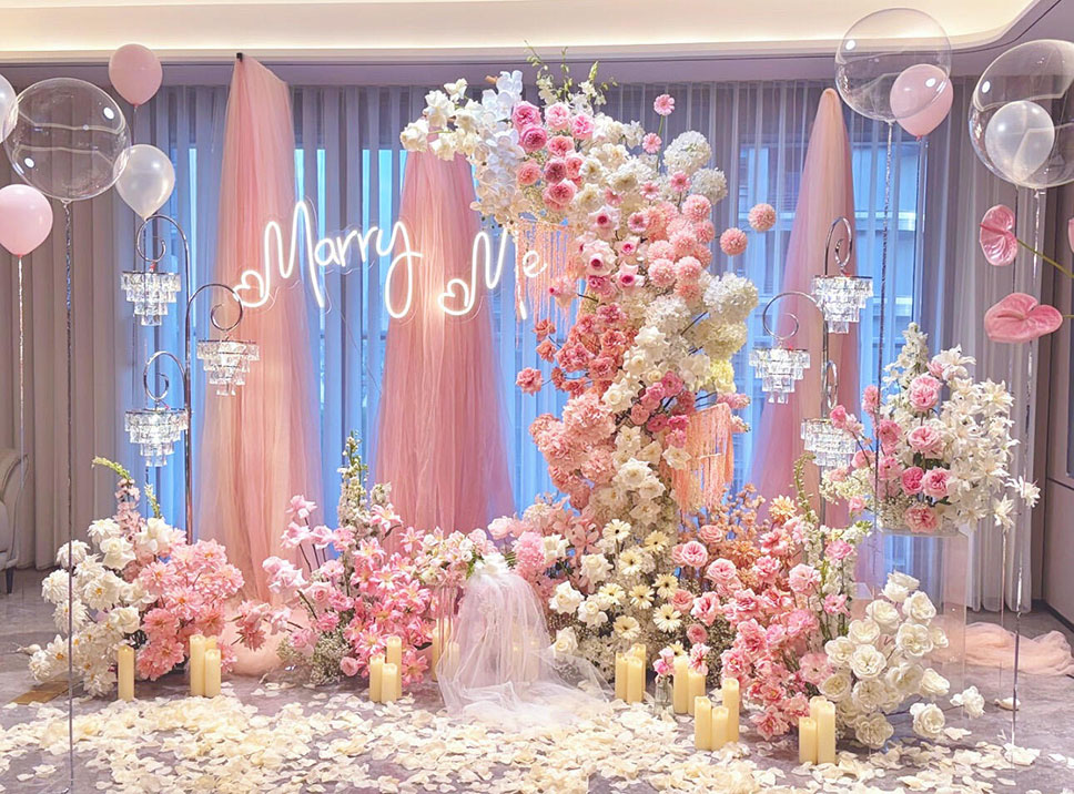 Trang trí Valentine tại nhà ngọt ngào với tone hồng và trắng pastel với hoa tươi, rèm lụa, bong bóng cực xinh 