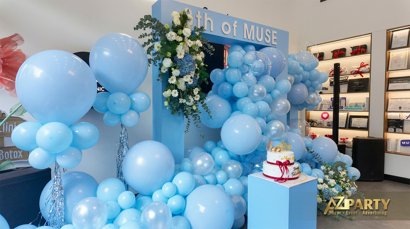 góc chụp bên trái của booth kỷ niệm 8 năm Muse