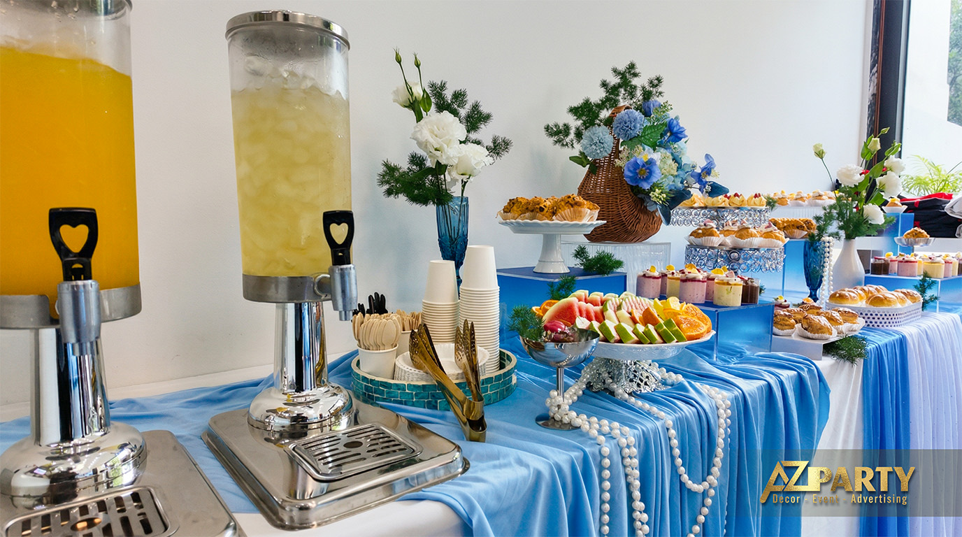 góc chụp bên trái của bàn teabreak kỷ niệm 8 năm thành lập Muse