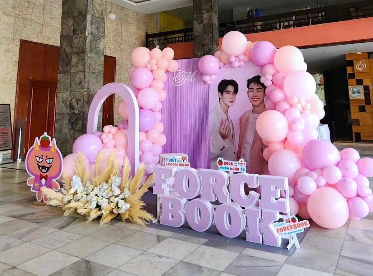 Góc chụp bên phải của booth