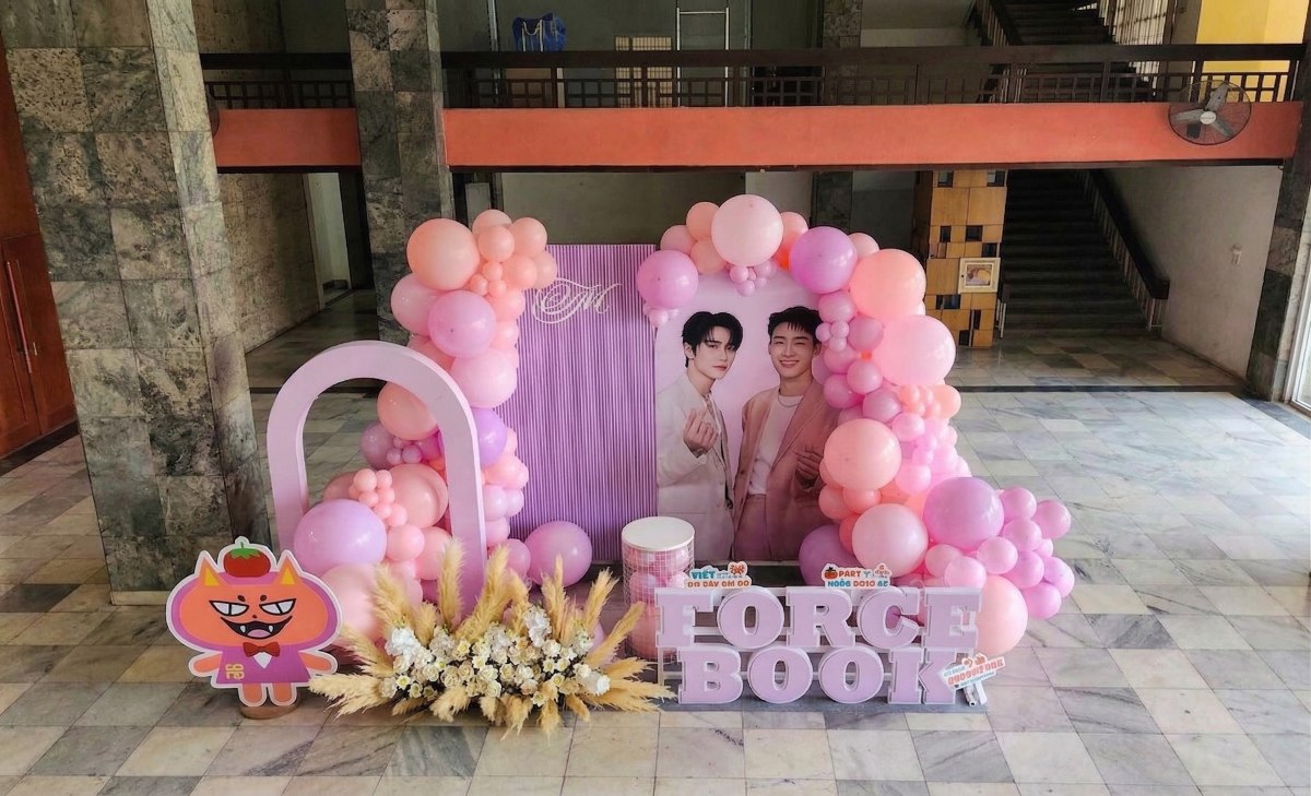 Góc chụp flycam booth fanmeeting Force Book