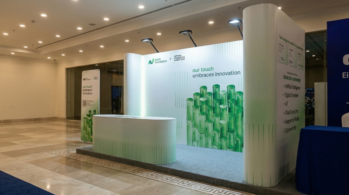 Góc chụp từ bên phải của booth