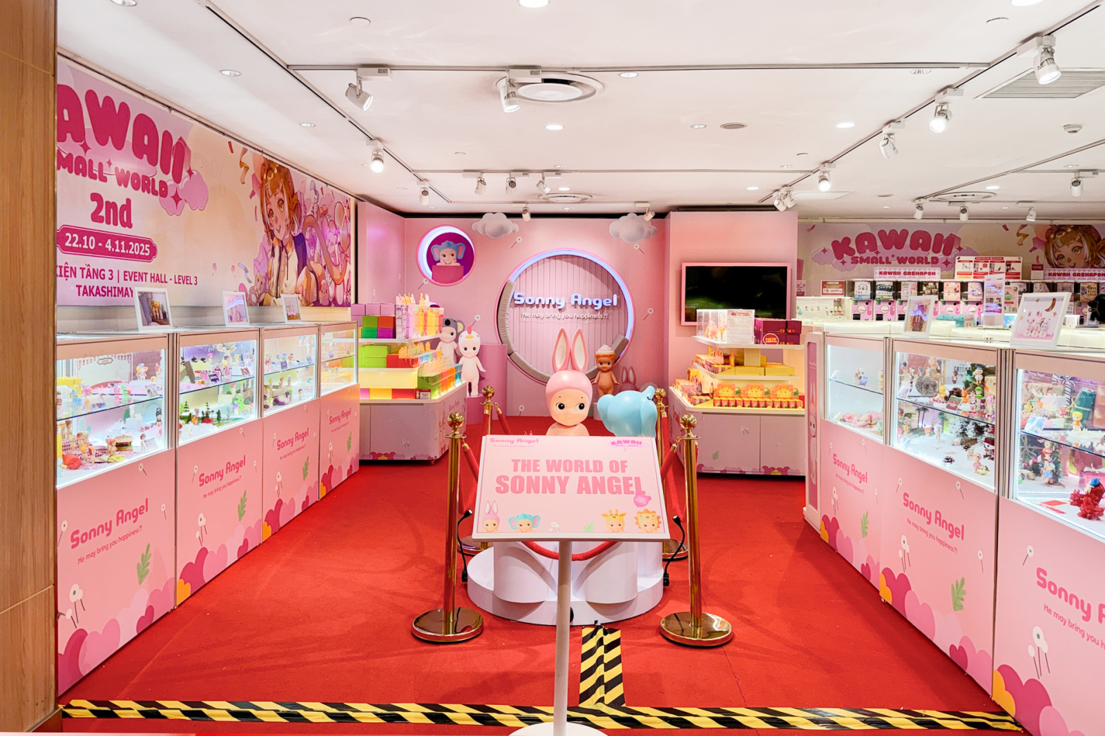 booth có tone hồng nổi bật