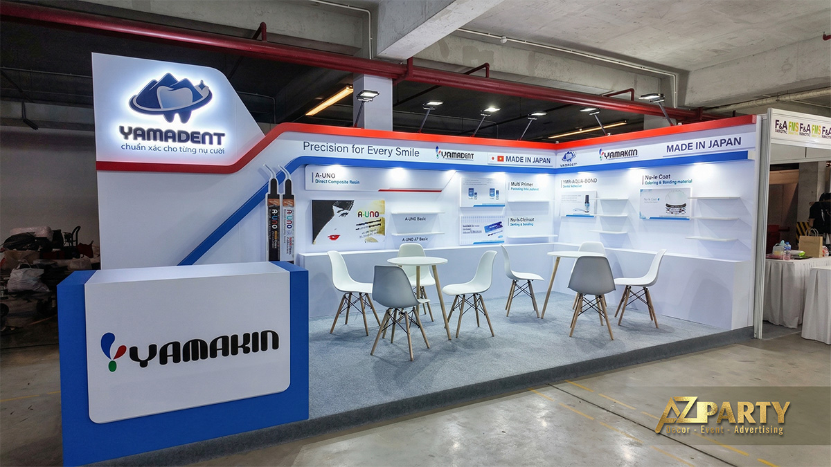 Booth thương hiệu Yamadent tại hội nghị răng hàm mặt lần thứ 48, booth được thiết kế với tone màu xanh và trắng
