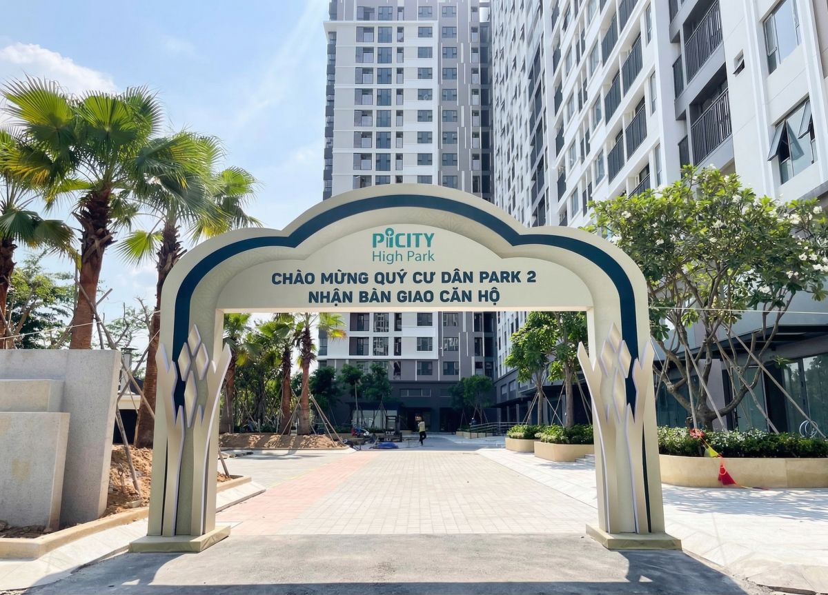 Cổng chào tại sự kiện ra mắt căn hộ Picity Park 2 (cồng số 1)