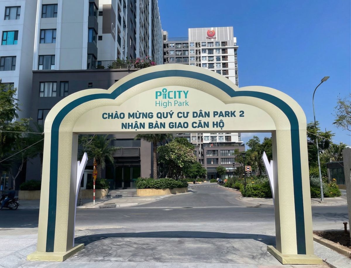 Cổng chào tại sự kiện ra mắt căn hộ Picity Park 2 (cồng số 2)