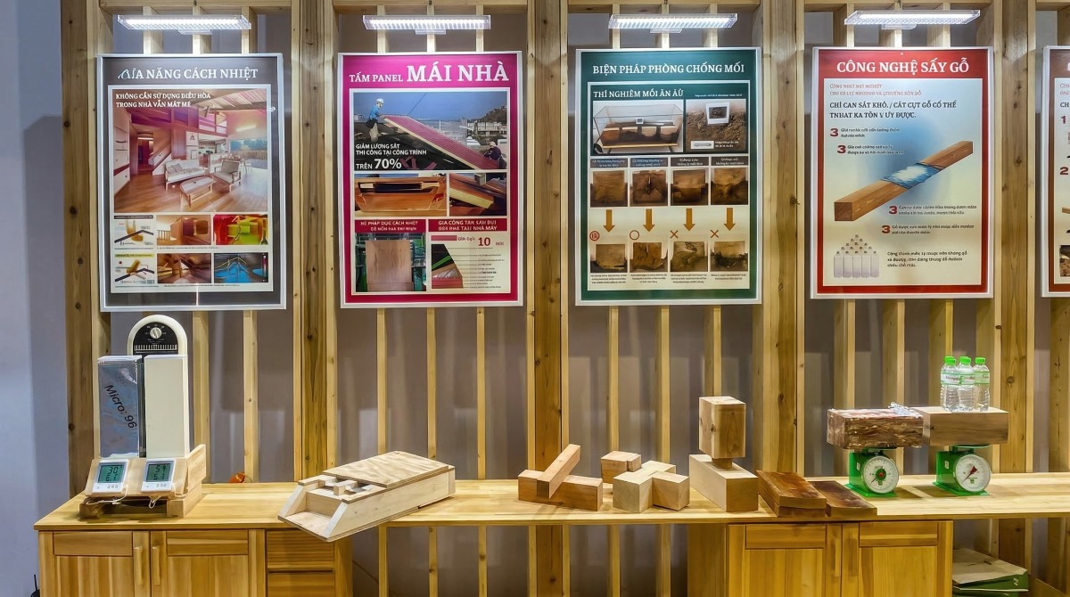 các sản phẩm của watahan được trưng bày trong gian hàng