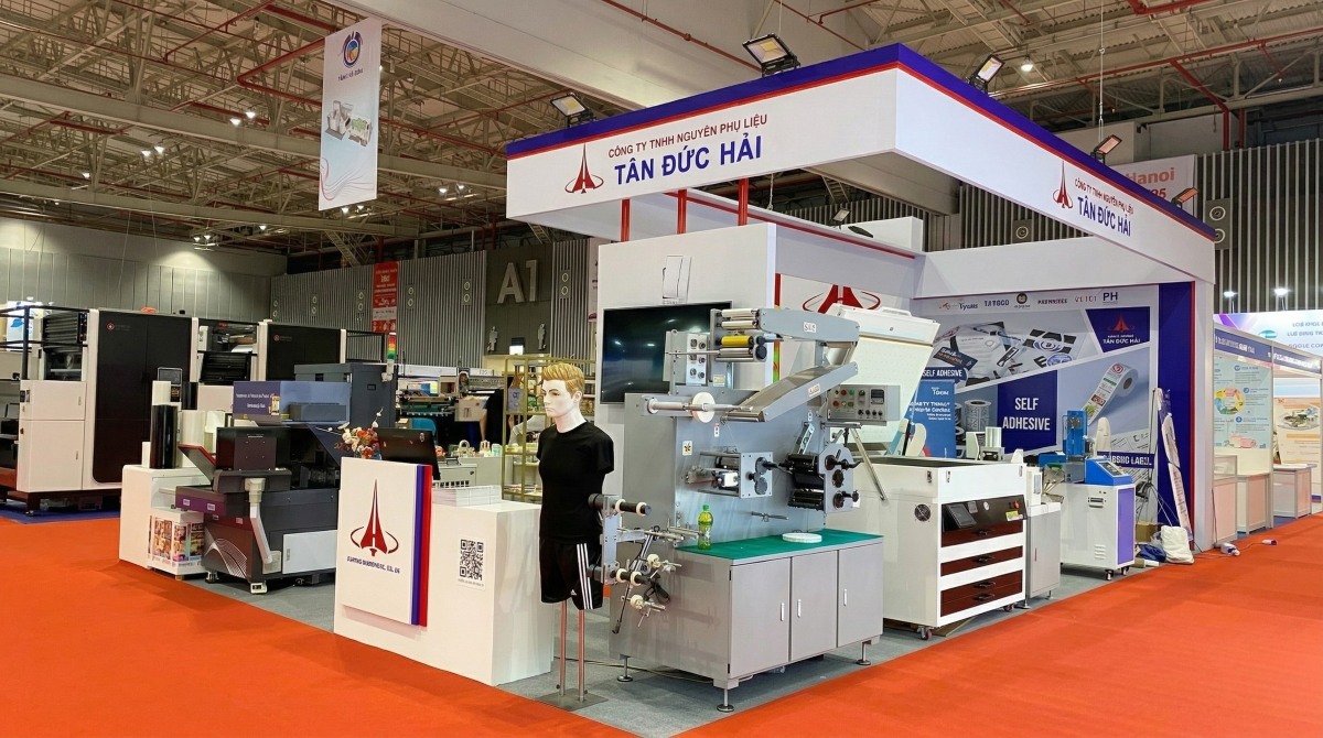 Góc chụp bên phải của gian hàng