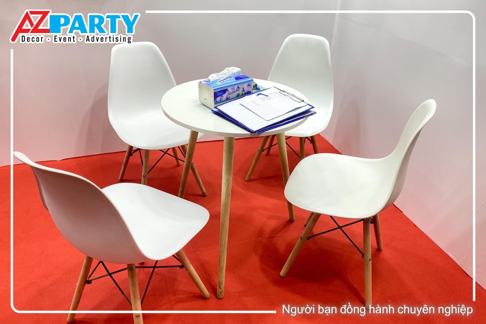 Bàn ghế sắp xếp khoa học