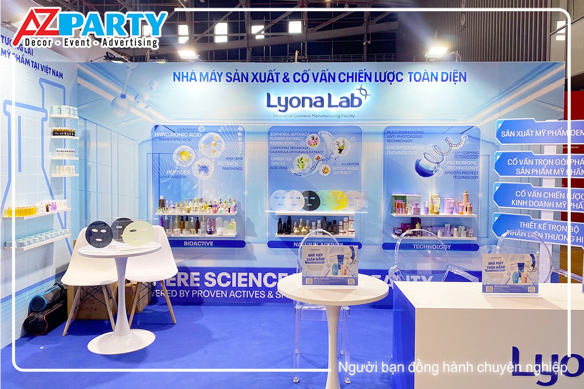 các sản phẩm mỹ phẩm trưng bày tại gian hàng triển lãm Lyona Lab