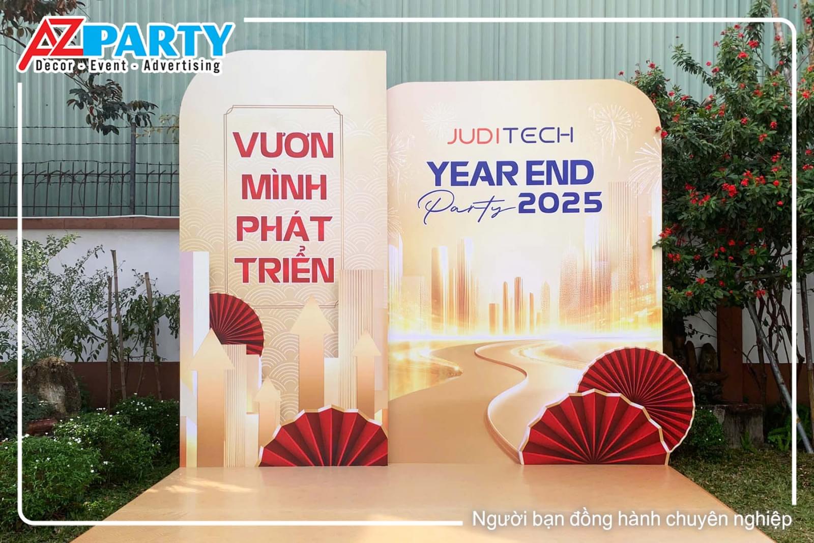 Mẫu booth, backdrop YEP tone vàng gold sang trọng 