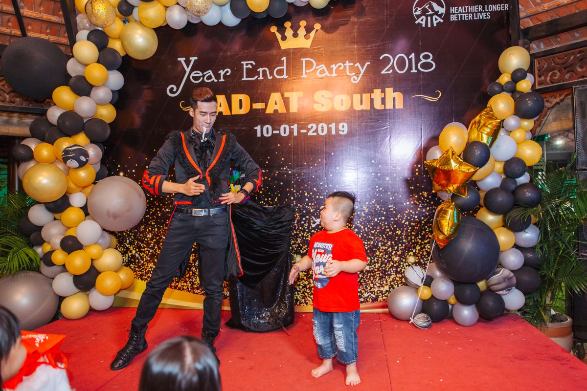 Tiết mục ảo thuật giao lưu vui nhộn cùng bé trai 