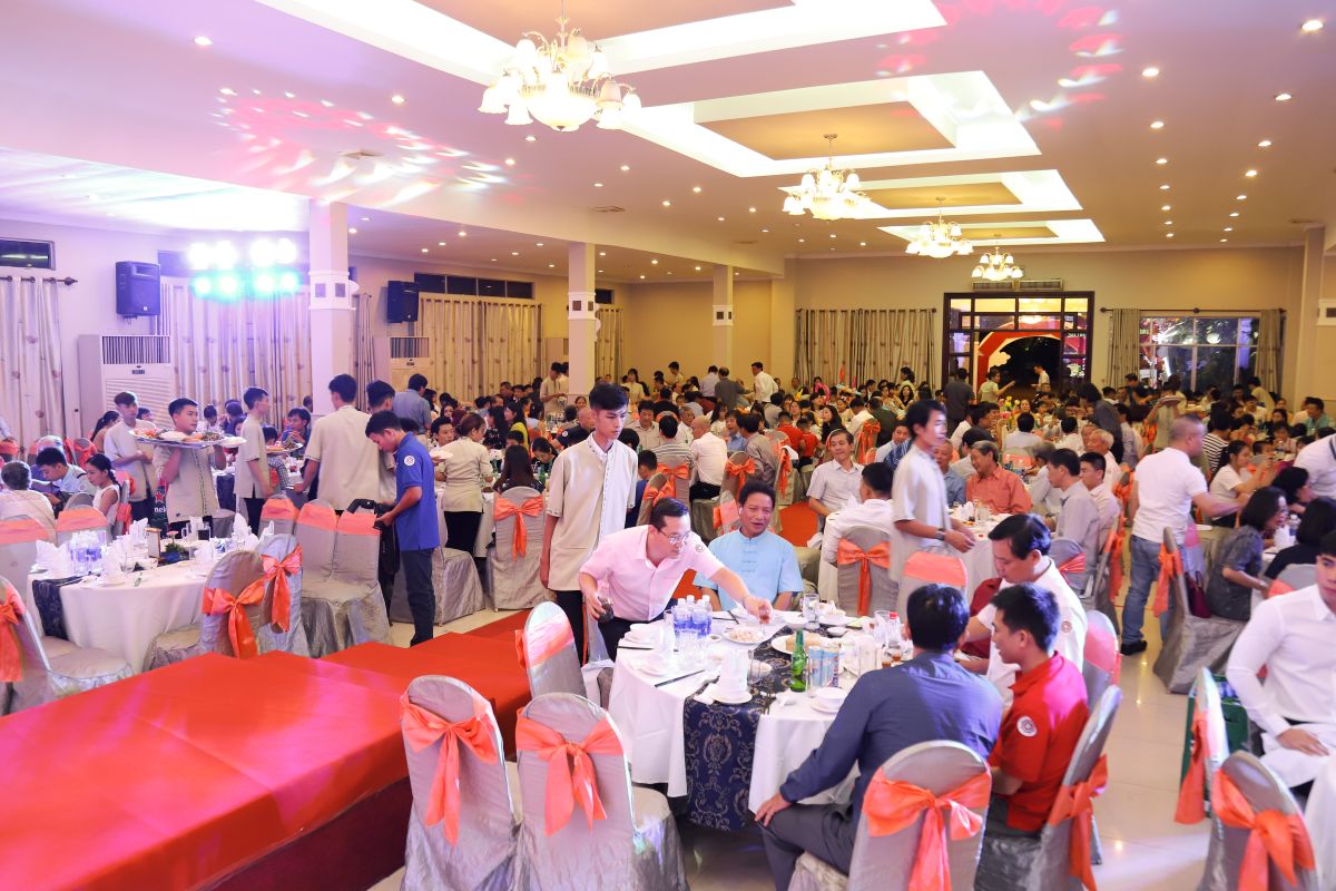 không khí buổi tiệc tất niên của Tân Cảng