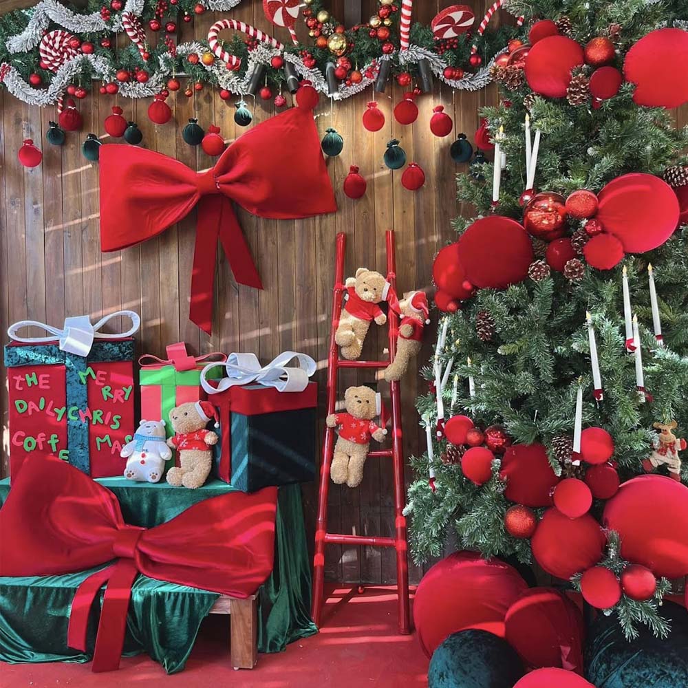 Decor nơ đỏ noel quán cafe