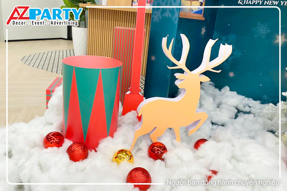 Chú hươu vàng tại tiểu cảnh