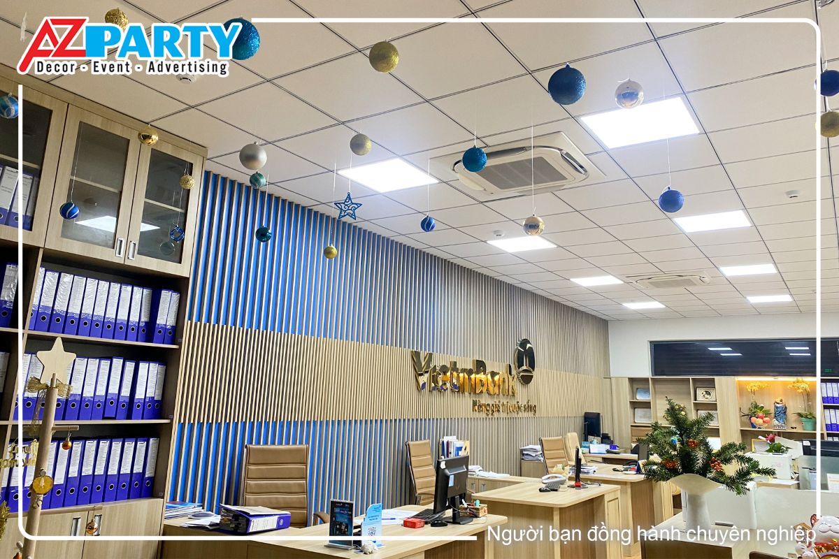 một góc trần khác được treo những quả châu