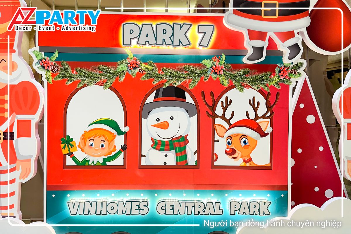 Tiểu cảnh tại sảnh B: yêu tinh giáng sinh, người tuyết và chú tuần lộc ngồi trong toa tàu