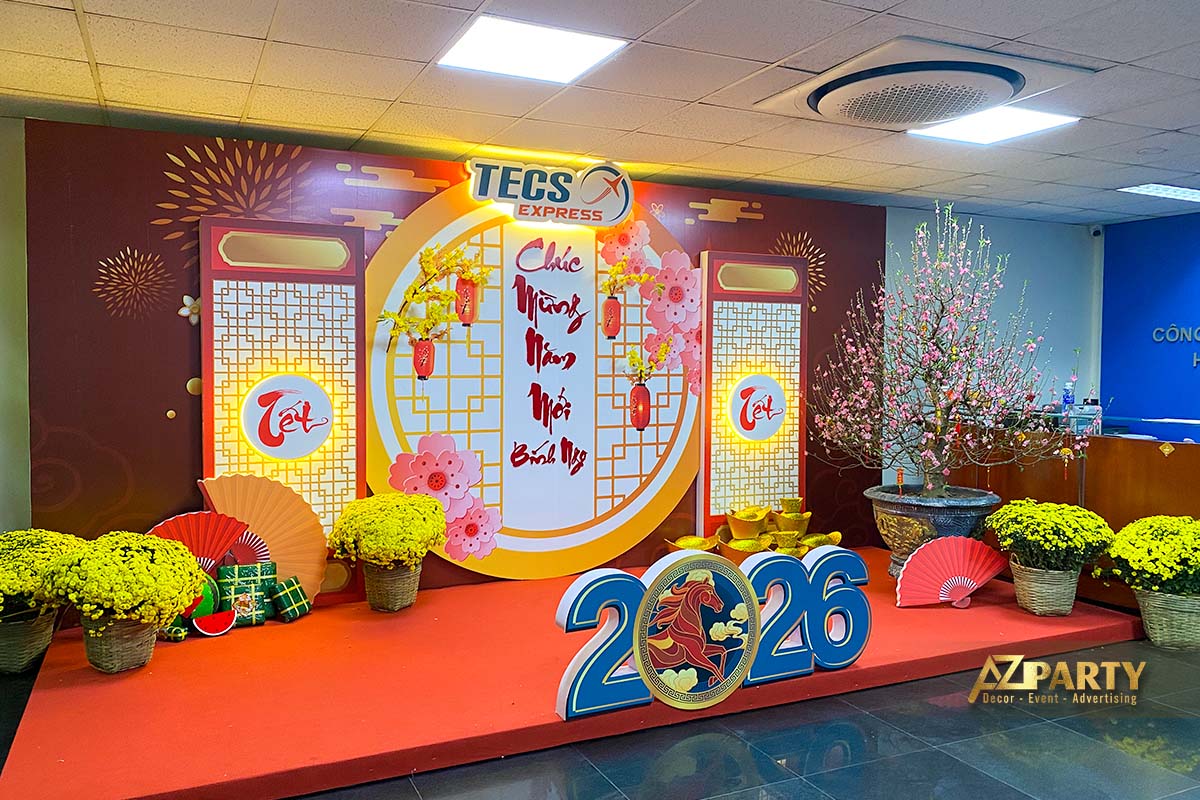 Tiểu cảnh trang trí Tết 2026 cổ truyền với hoa mai, hoa đào