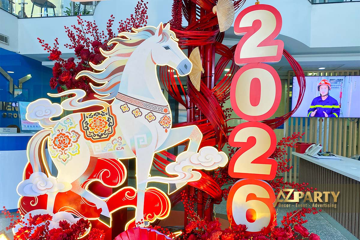 Tiểu cảnh Tết 2026 với chi tiết linh vật ngựa oai phong