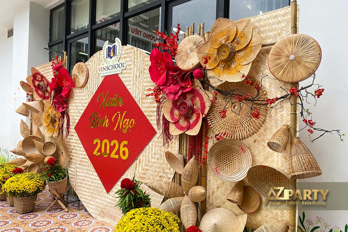 Tiểu cảnh tết từ các chất liệu mây đan tre, nón lá truyền thống 