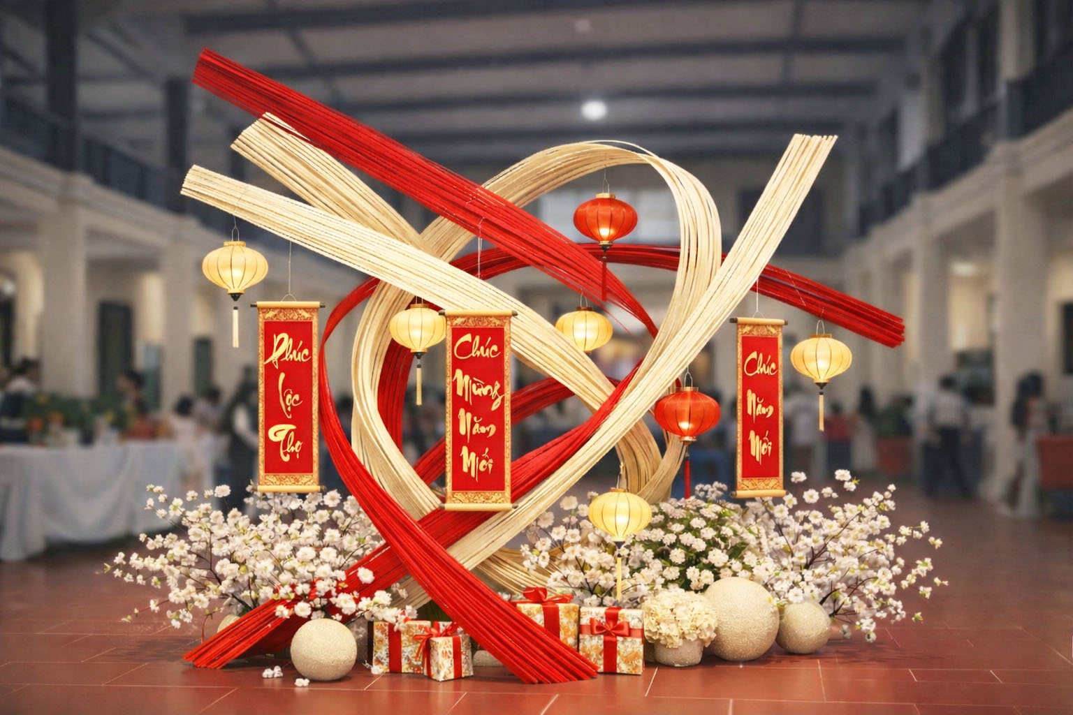 Tiểu cảnh decor Tết với dải tre uốn nghệ thuật, câu đối đỏ, lồng đèn truyền thống và hoa trắng trang trí không gian check-in.