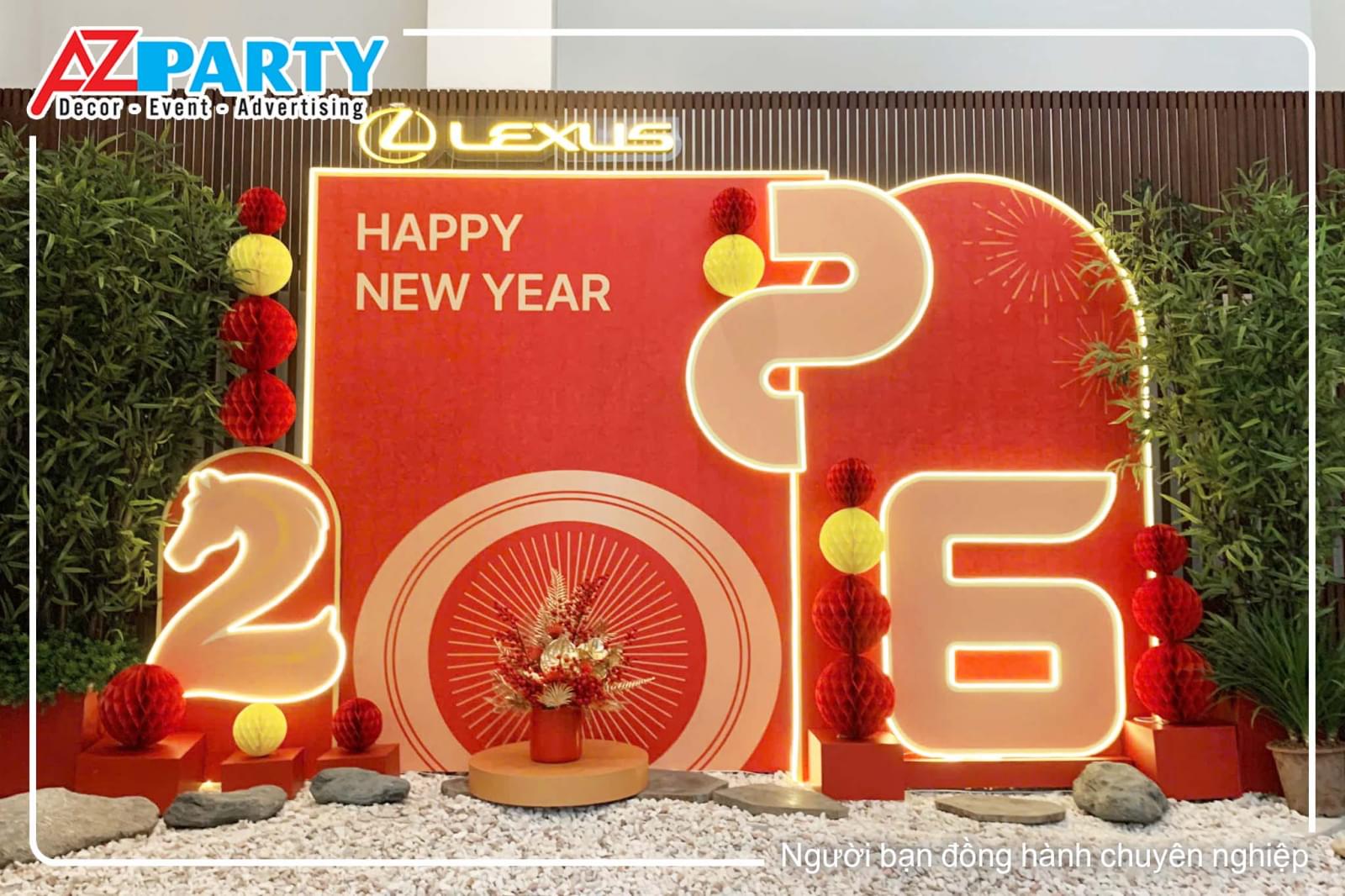 Mẫu tiểu cảnh Tết Bính Ngọ sang trọng, hiện đại 