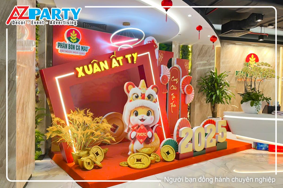 góc trái của tiểu cảnh, nổi bật là cụm lúa nước