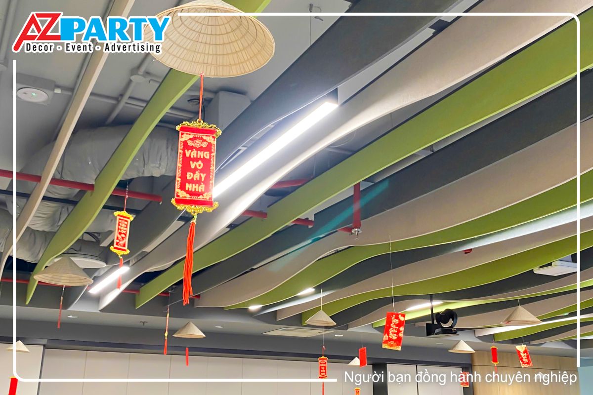 Các câu chúc tết được trên trên trần