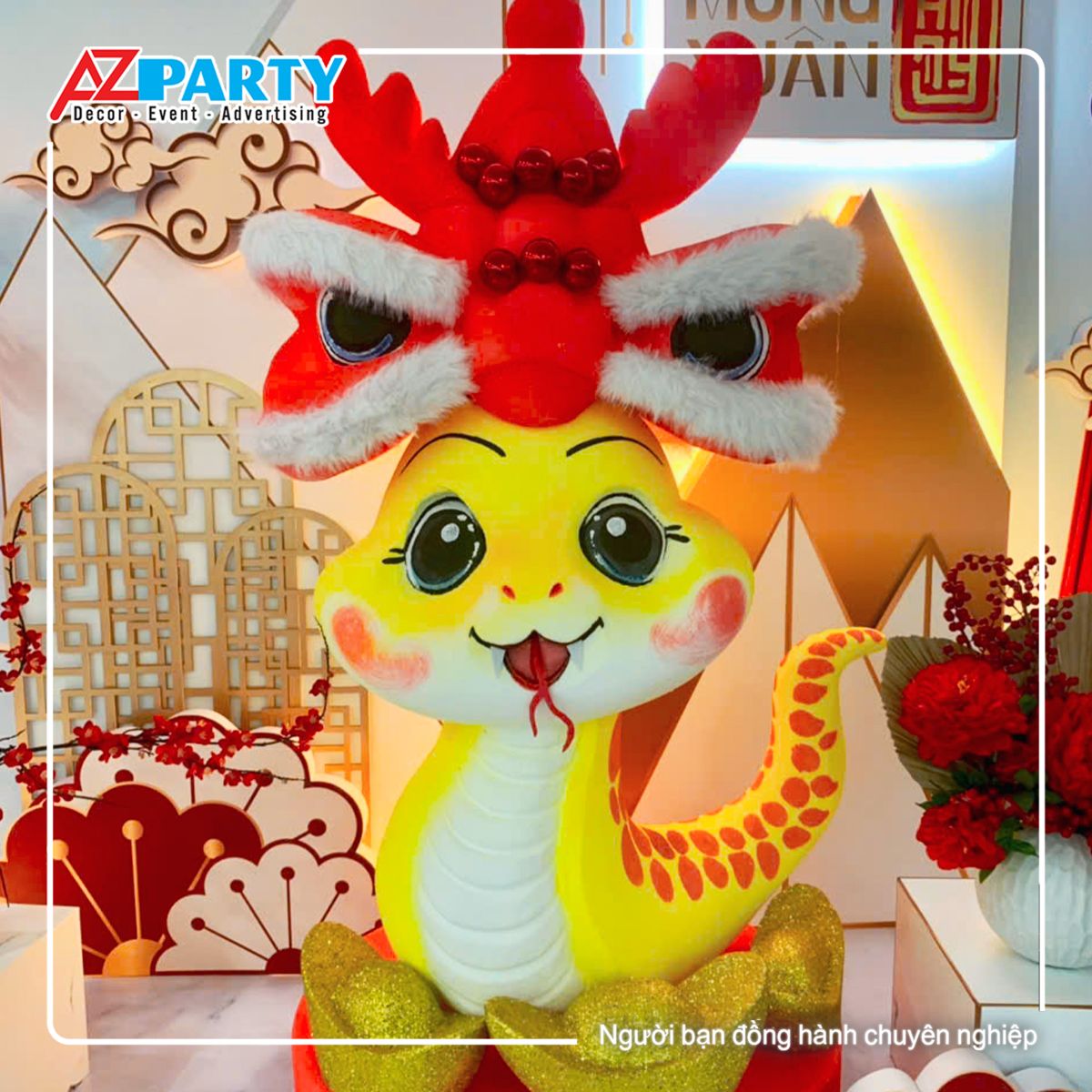 Mô hình chú rắn vàng bằng mốp xốp dễ thương