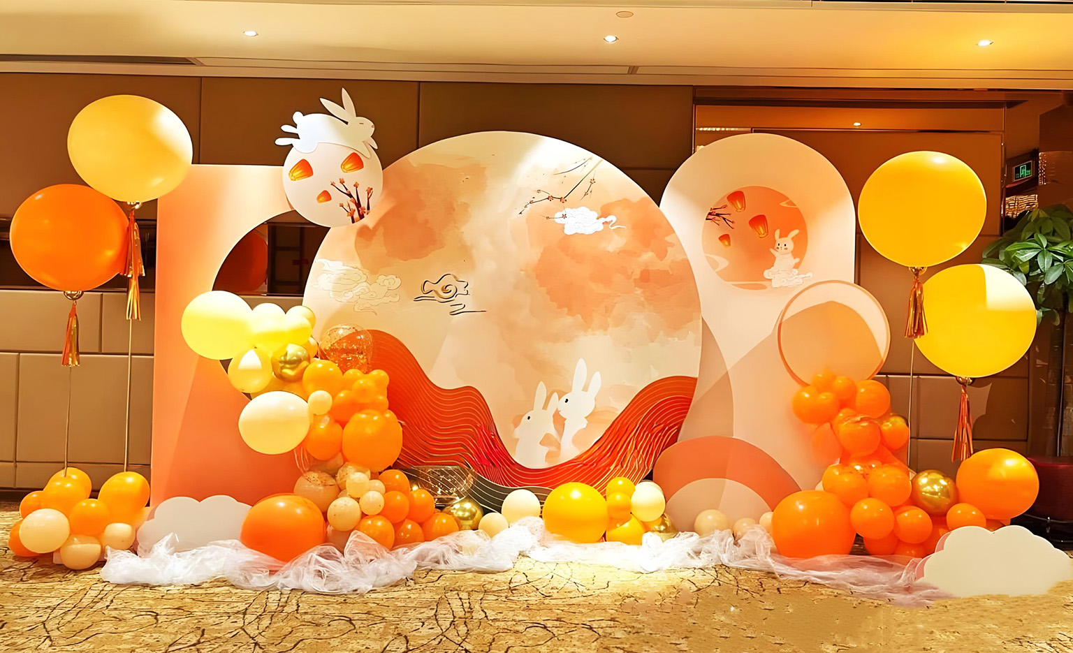 backdrop trung thu đơn giản với hình ảnh mặt trăng nổi bật ở giữa